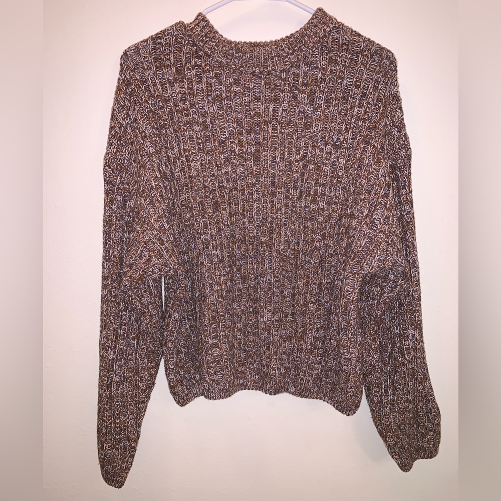 (M) Universal Thread Sweater